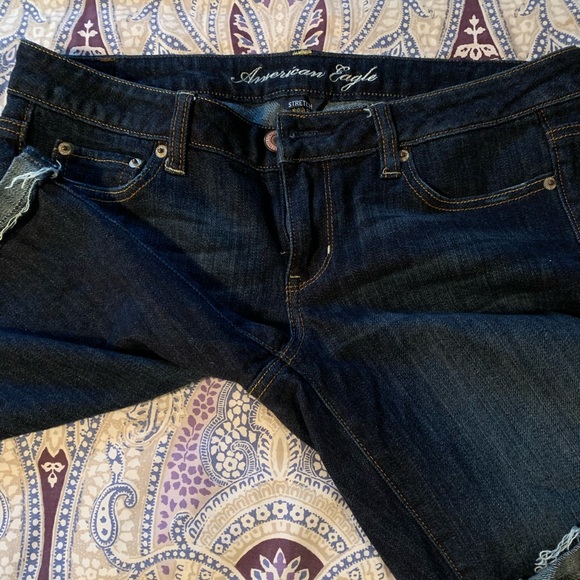 American Eagle Women’s Bermuda Shorts - Picture 3 of 4
